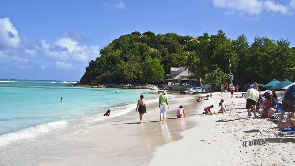 Long Bay Beach on Antigua | The Cruisington Times