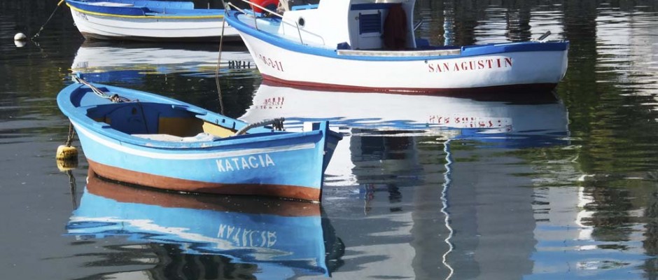 Boats at anchor in Arrecife