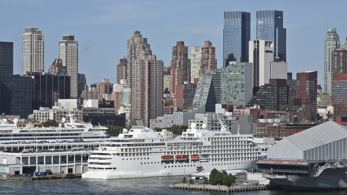 Cruise ships docked in New YorkPhoto by Wallace Immen_8275 (002) The