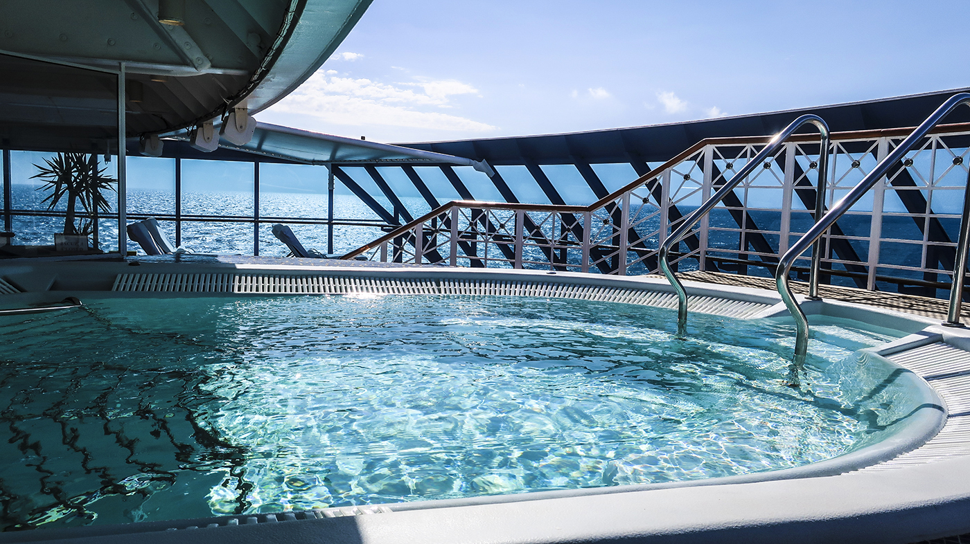 Whirlpool with a view on Insignia The Cruisington Times